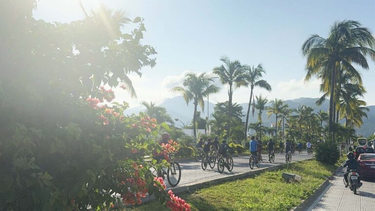 Rodada ciclista en Puerto Vallarta